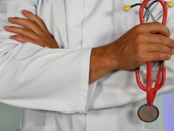 Zdravotní prohlídky zaměstnanců v nouzovém stavu, musí k lékaři?