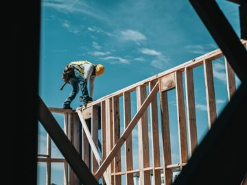 Kontrola nelegálního zaměstnávání u stavební firmy