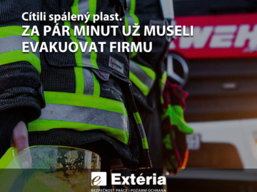 Cítili spálený plast. Za pár minut už museli evakuovat firmu