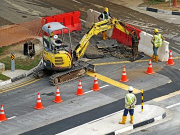 Nelegální zaměstnávání tzv. práce na černo u zaměstnavatele vyplatí se Vám? Co za to hrozí zaměstnanci a zaměstnavateli? Víte to?